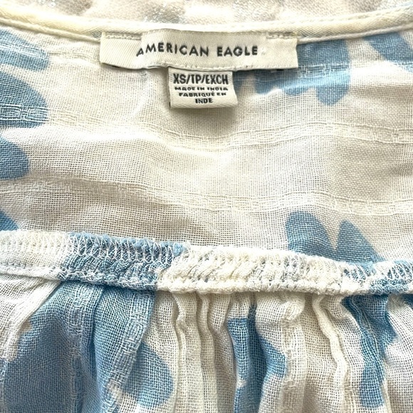 American Eagle Blue Daisy Blouse puff sleeve, tie front‎ size XS - Picture 5 of 5